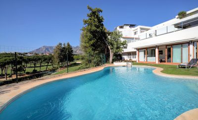 Rio Real – Enjoy the stunning golf course views of Río Real